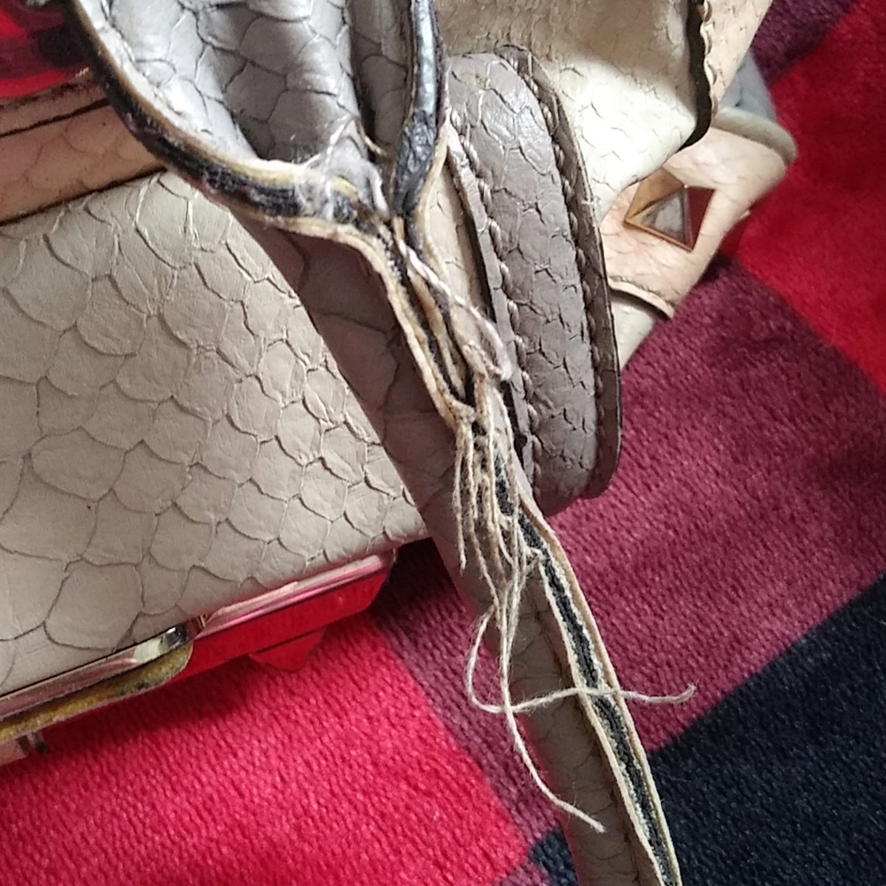 Guess handbag - Picture 6 of 6